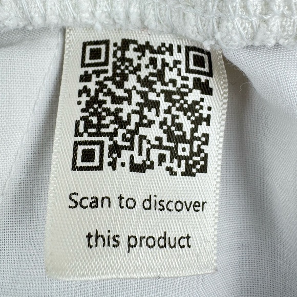 Universal Threat White Linen Shorts w/Pockets - Picture 4 of 7